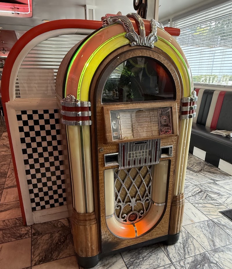 Vintage jukebox, classic tunes