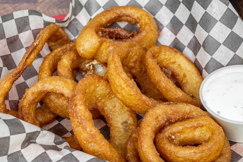 Golden onion rings basket