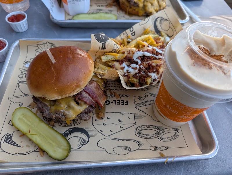 Burger, fries & shake