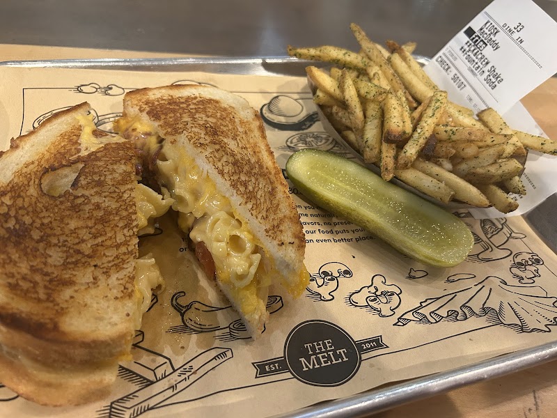 Mac melt, seasoned fries, pickle