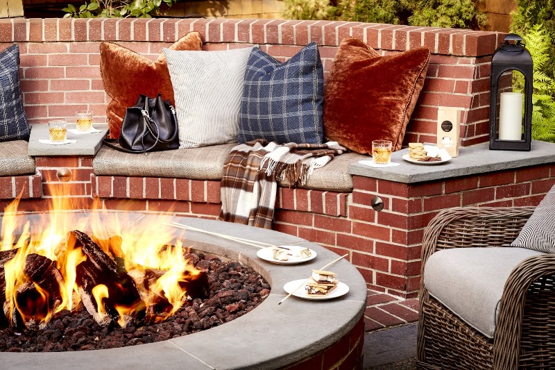 Outdoor fire pit retreat