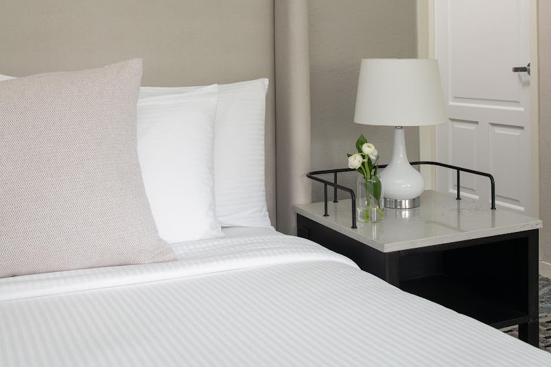 Calm, well-appointed guest room