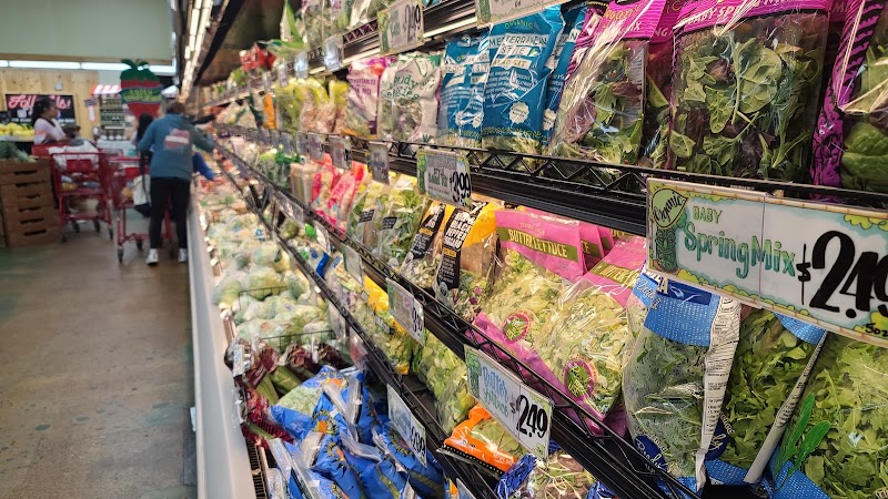 Crisp greens, clear prices
