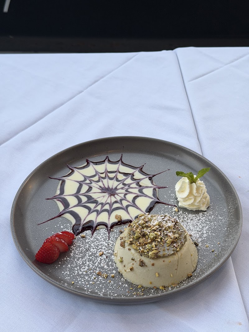 Pistachio panna cotta, artful