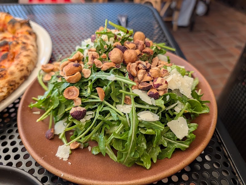 Arugula salad with hazelnuts