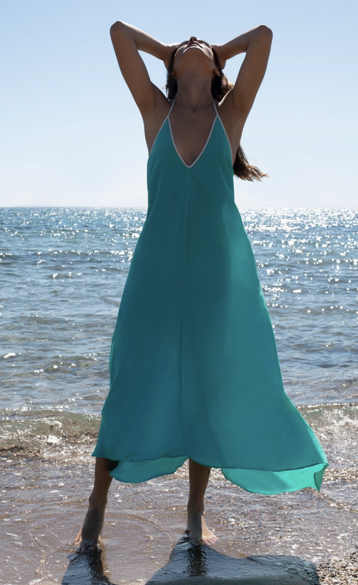 Flowing coverup, open shore